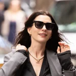 14 collares con barra en T que Vogue recomienda que añadas a tu joyero