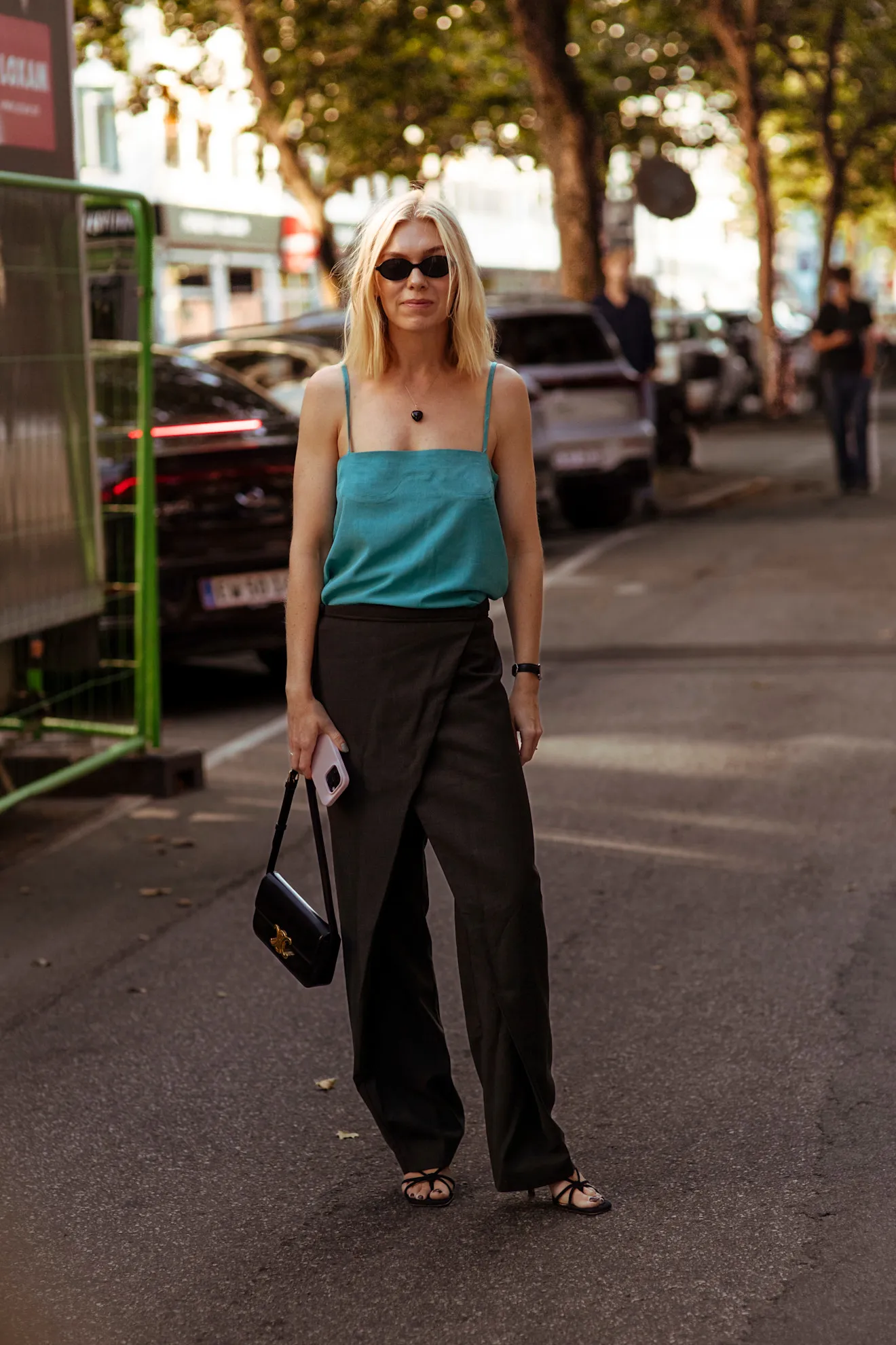 looks clsicos en el street style de copenhague 2026