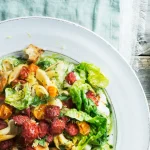 3 ensaladas de pasta deliciosas (y nada típicas) perfectas para comer en la playa