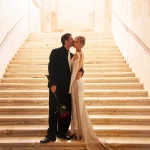 La boda en Sicilia de esta comisaria de arte en un monasterio del siglo XIV fue de película